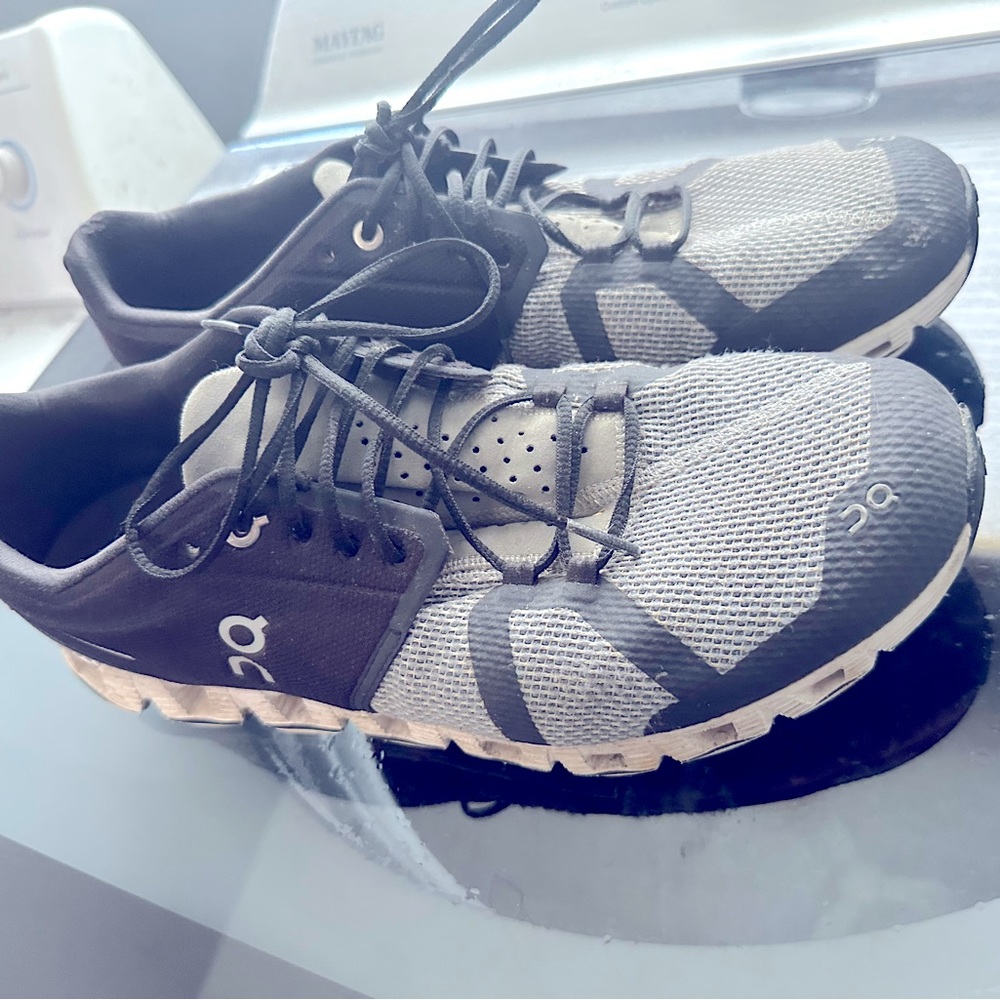 Very cool pair of On Cloud running shoe
